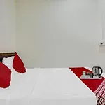 Hotel O S K Palace