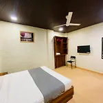 Hotel Avk-Near Kokilaben Hospital & Versova Beach- Rooms With Kitchen