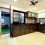 Presidential Villa - Kandivali East