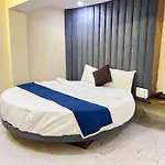 Hotel Crystal Castle Goregaon West Link Road, Mumbai