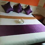Hotel Q Deck