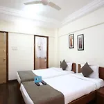 Oyo Apartments Mumbai Domestic Airport 1