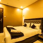 Hotel Golden Crown