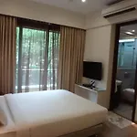 Laurent & Benon Suites - Santacruz East