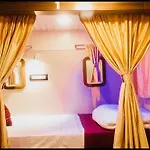 Qubestay Airport Capsule Hotel & Hostel