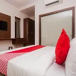 Oyo 12063 Hotel Pearls Bkc Inn