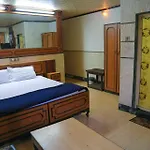 Hotel Happy Home