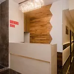 Oyo 22120 Hotel Universal Garden