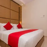 Oyo 22120 Hotel Universal Garden