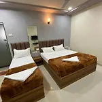 Hotel Divine