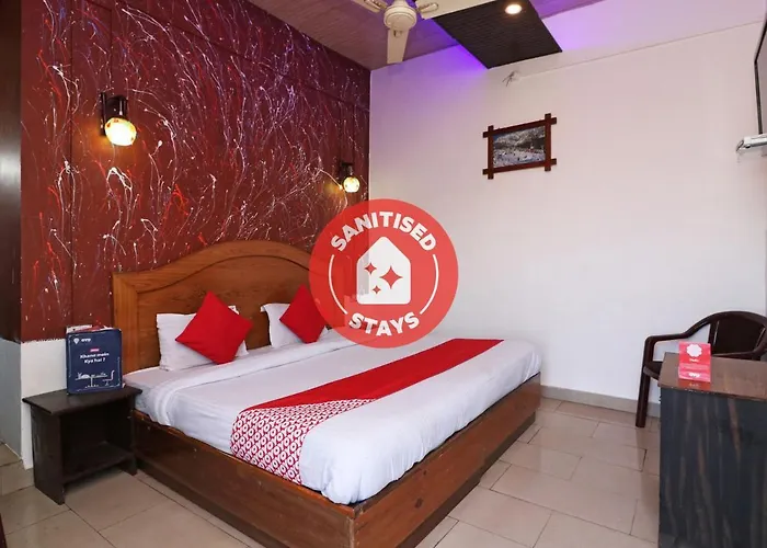 Oyo 77137 Hotle Castle Inn