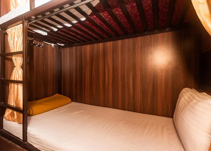 Almas Dormitory Andheri West