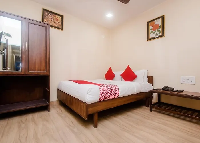 Oyo Shivar Guest House Near Carnival Cinemas Imax
