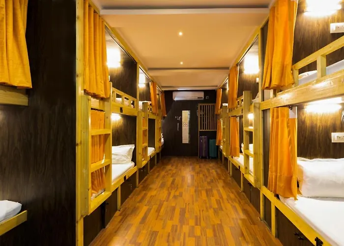 Sunrise Juhu Hostel