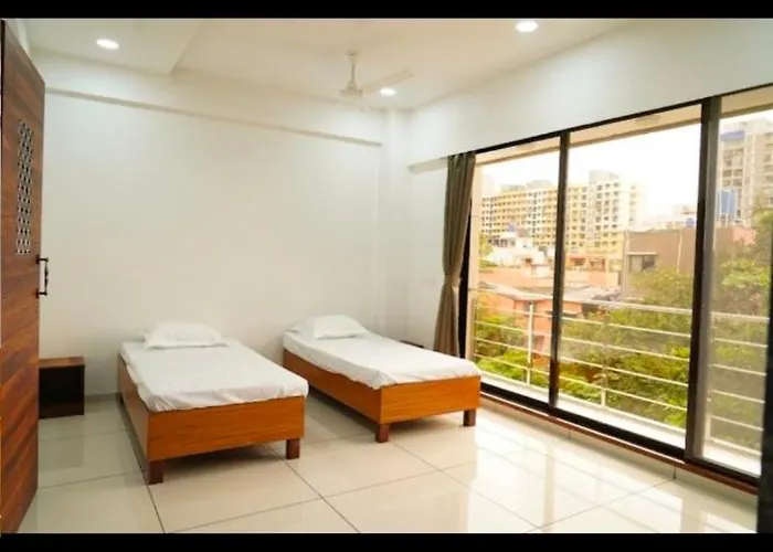 Luxurious 4Bhk Homestay In Kandivli Mumbai Spacious Scenic And Family Friendly