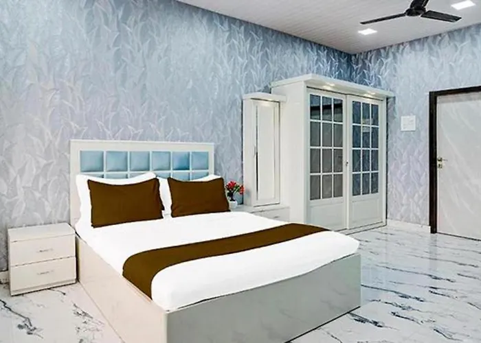 Fabhotel Hans Residency