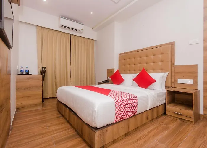 Oyo 12063 Hotel Pearls Bkc Inn