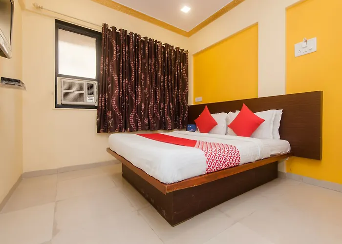 Oyo 13470 Hotel Symphony House