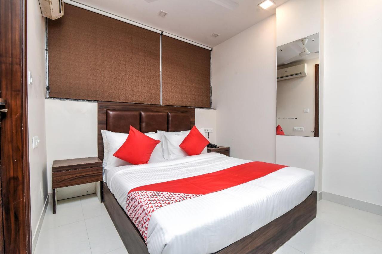 Oyo 74865 Neelkamal 3* Mumbai