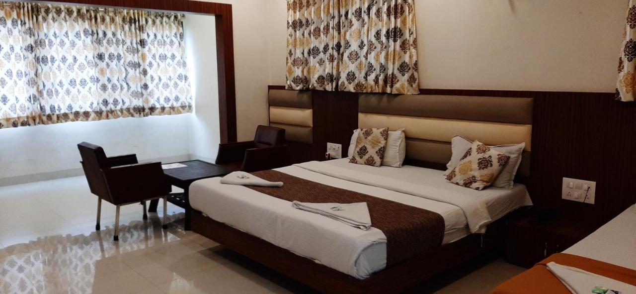 Hotel Golden Palms Mumbai