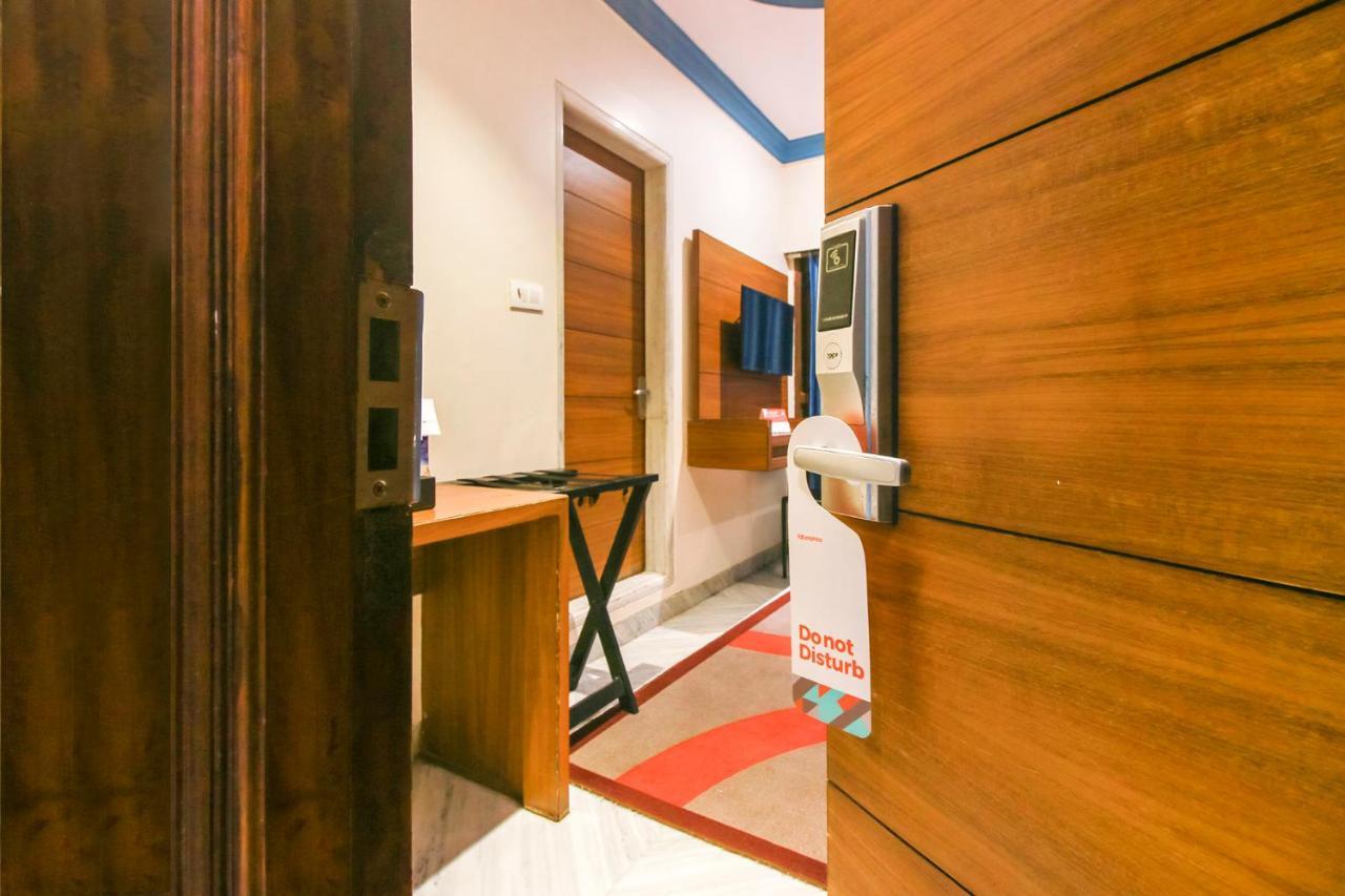 Hotel Fabexpress West 3*