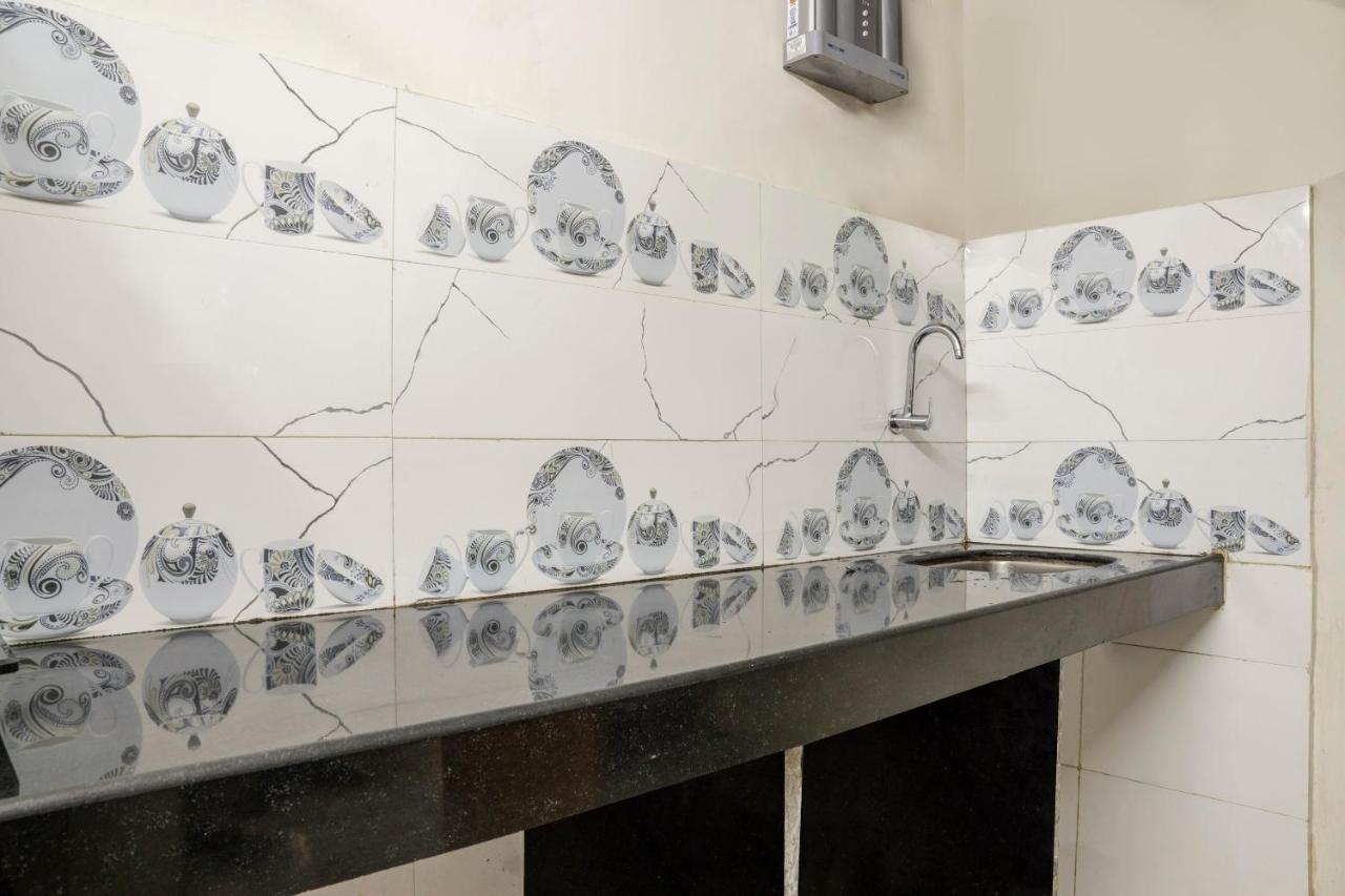 Guest house Oyo 45370 Elegant Powai Mumbai