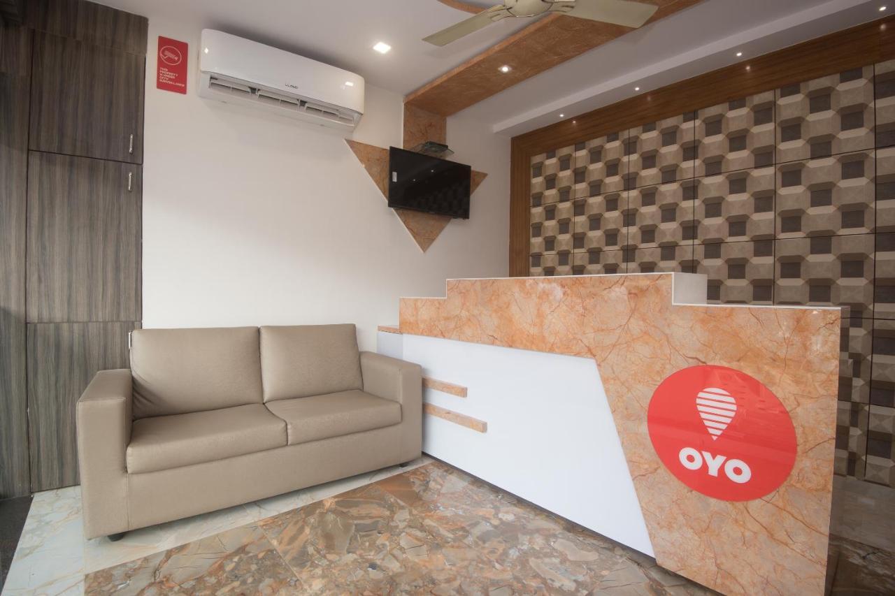Oyo 14056 Golden Arch Hotel