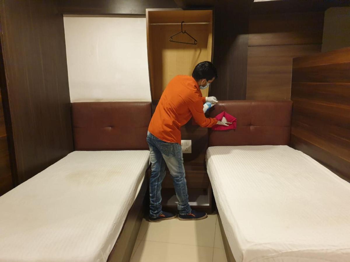 Darbar Hotel *