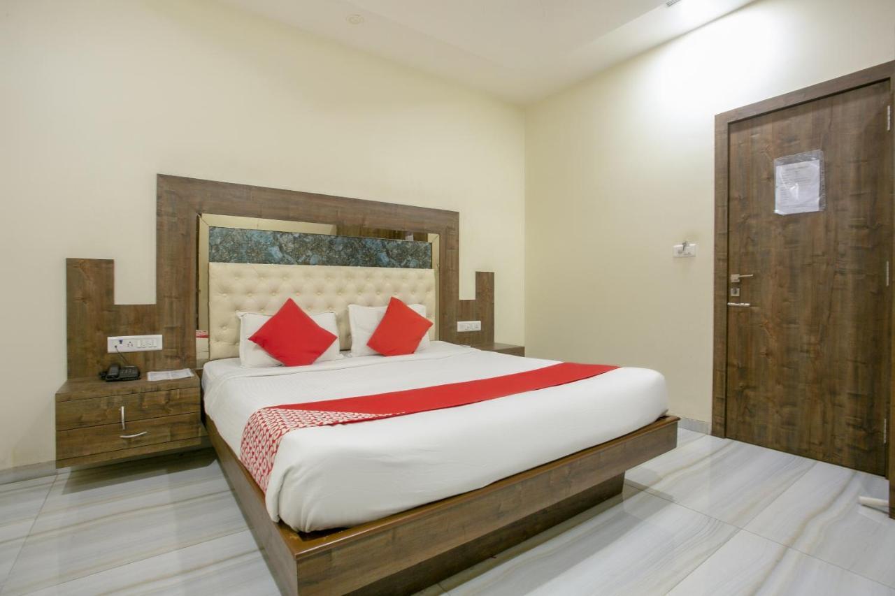 Oyo Flagship 76107 Royce Executive Hotel Mumbai