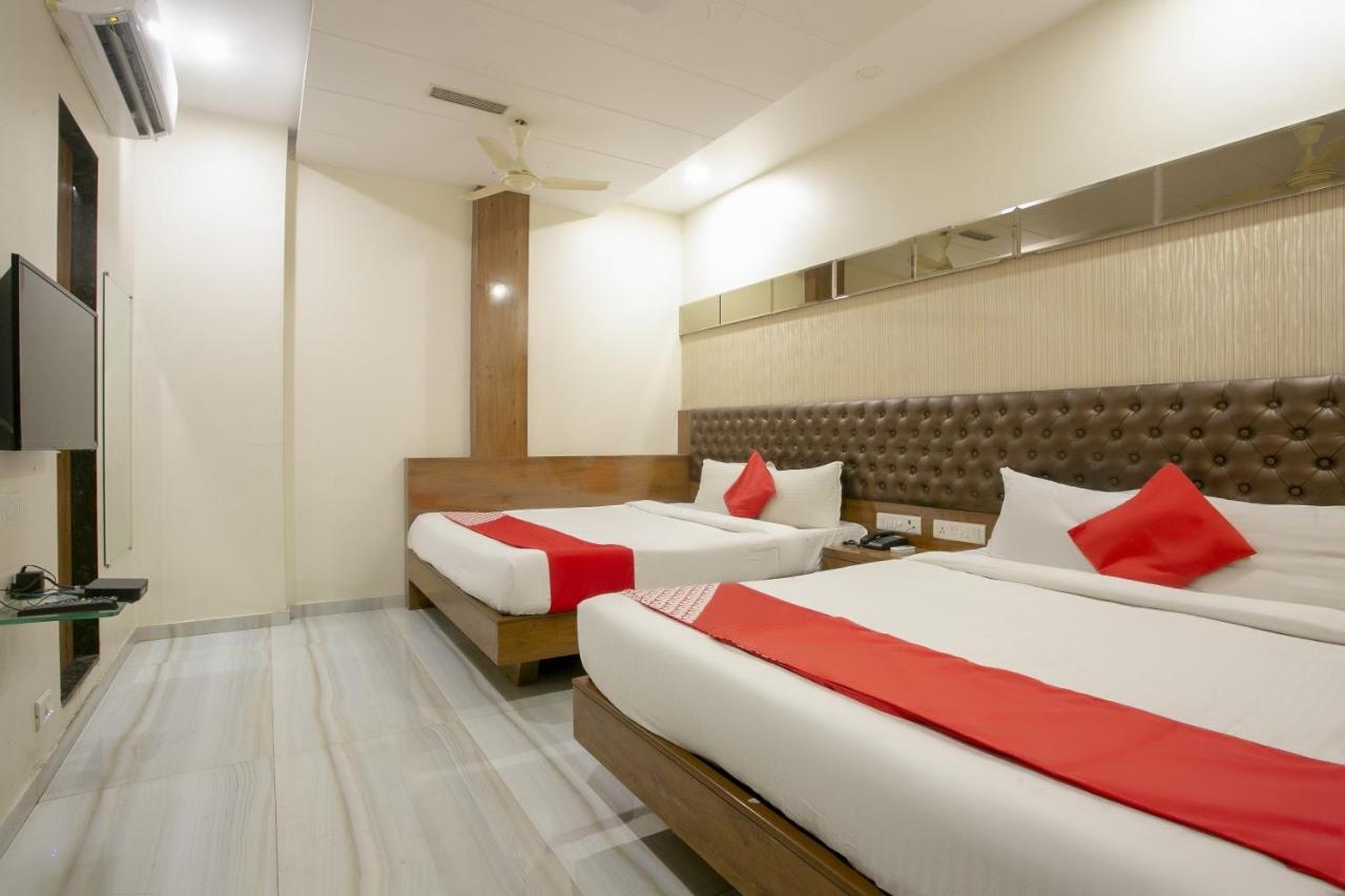 Oyo Flagship 76107 Royce Executive Hotel