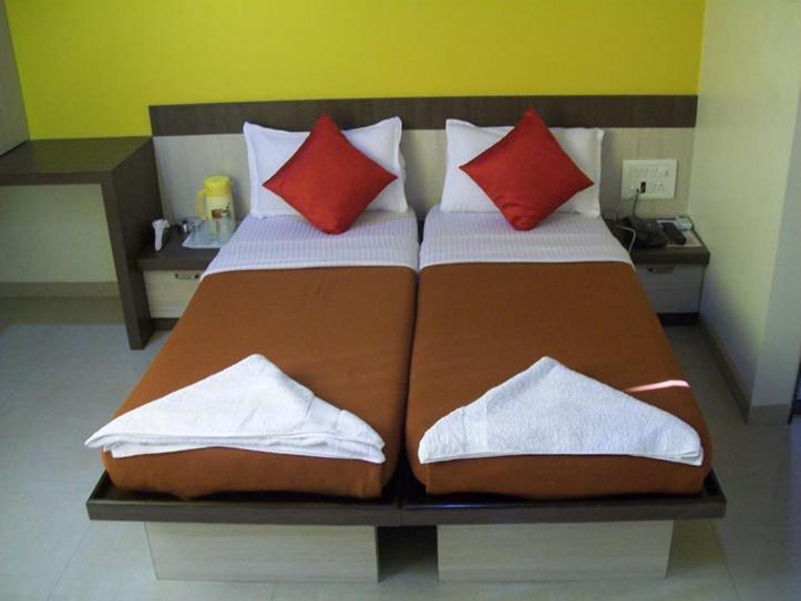 Hotel Crescent 2*