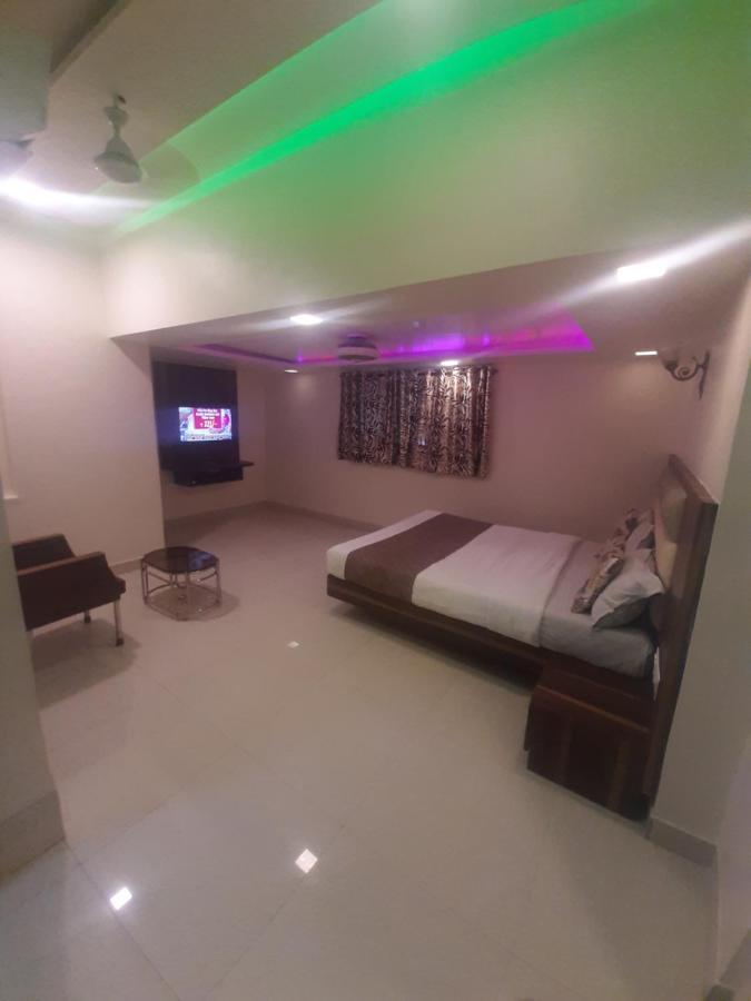 Golden Palms Hotel