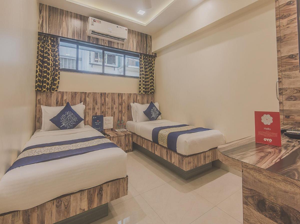 Hotel Oyo 10016 Golden 3*