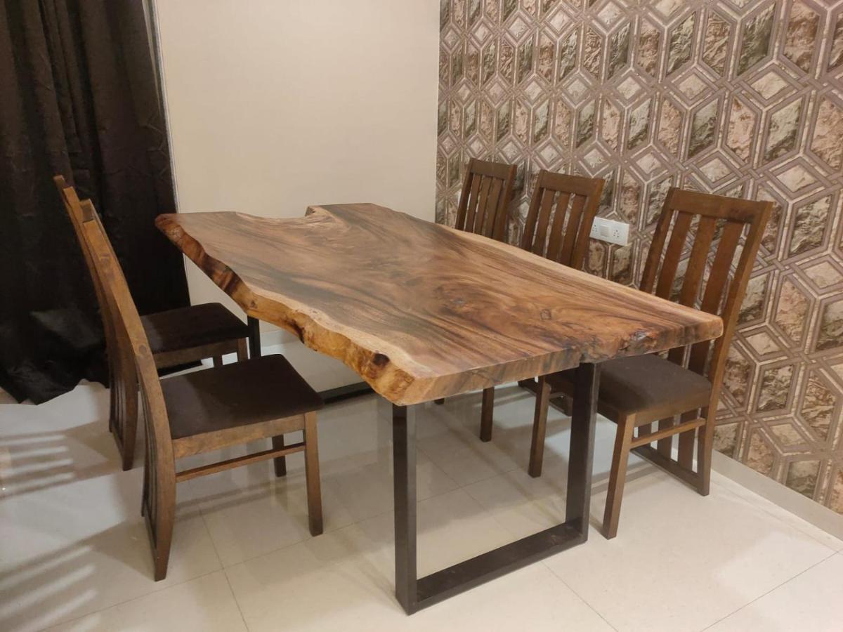 Osi Bandra West *