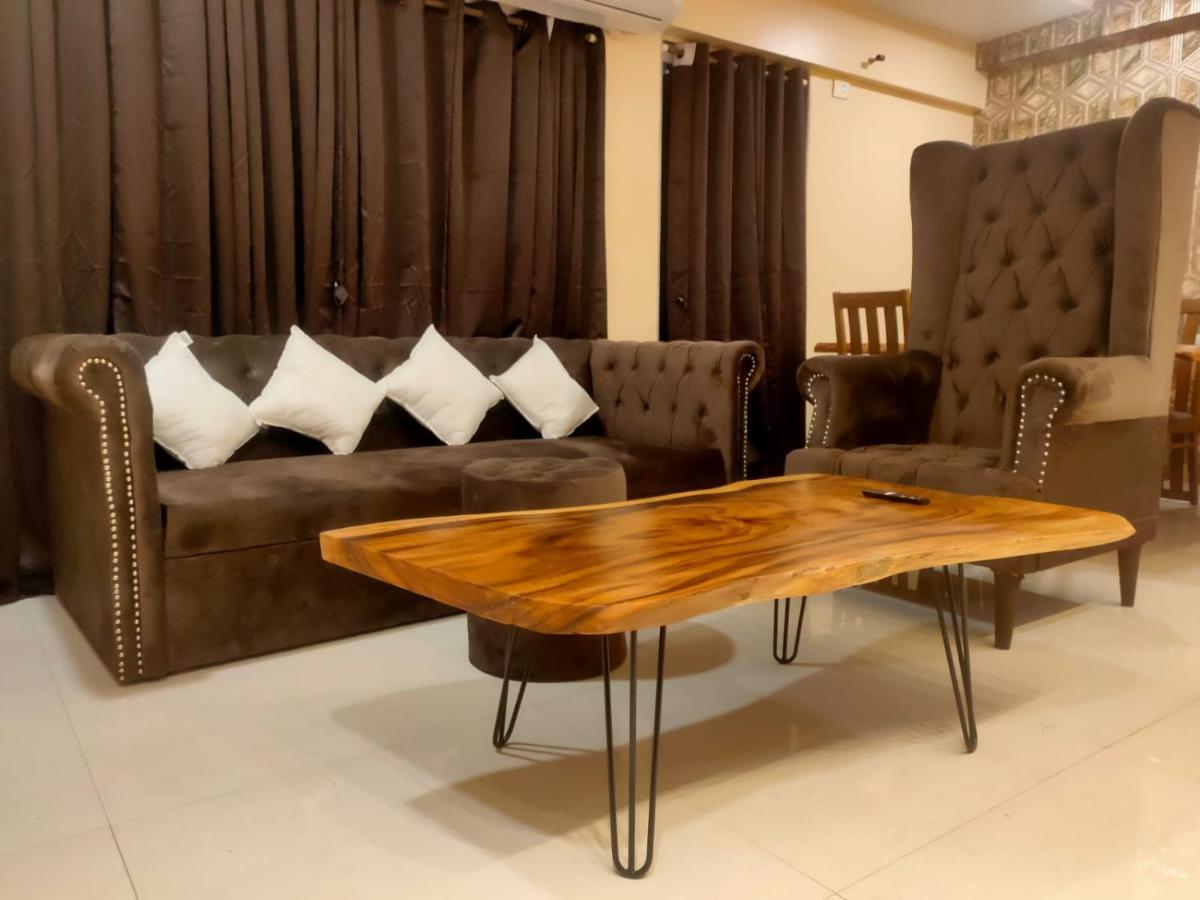 Apartment Osi Bandra West