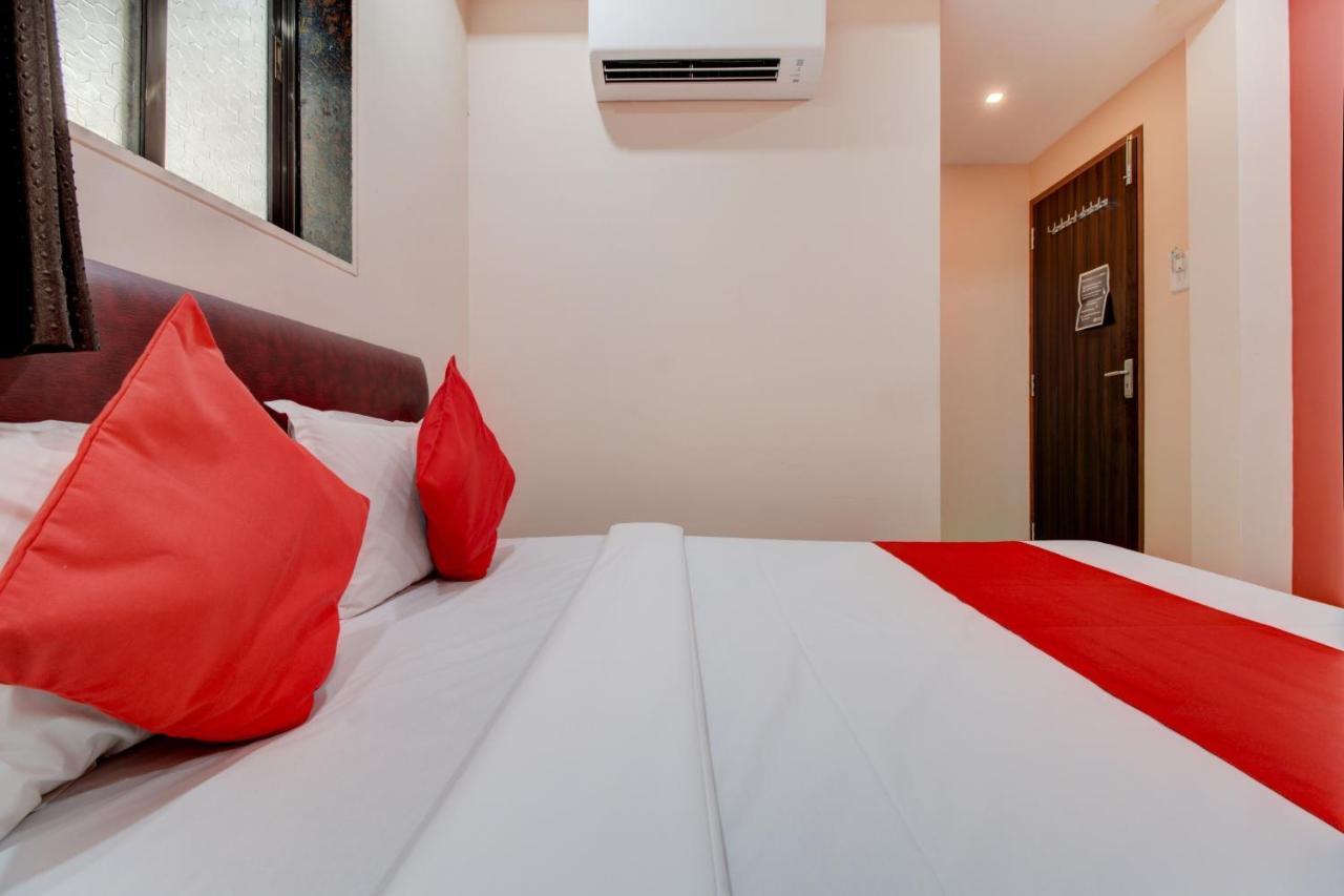 Oyo 77164 Hotel Grant Palace