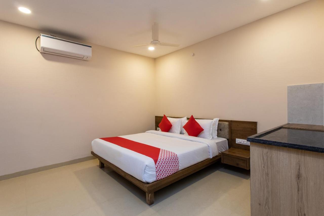 Hotel Oyo 77137 Hotle Castle 3*
