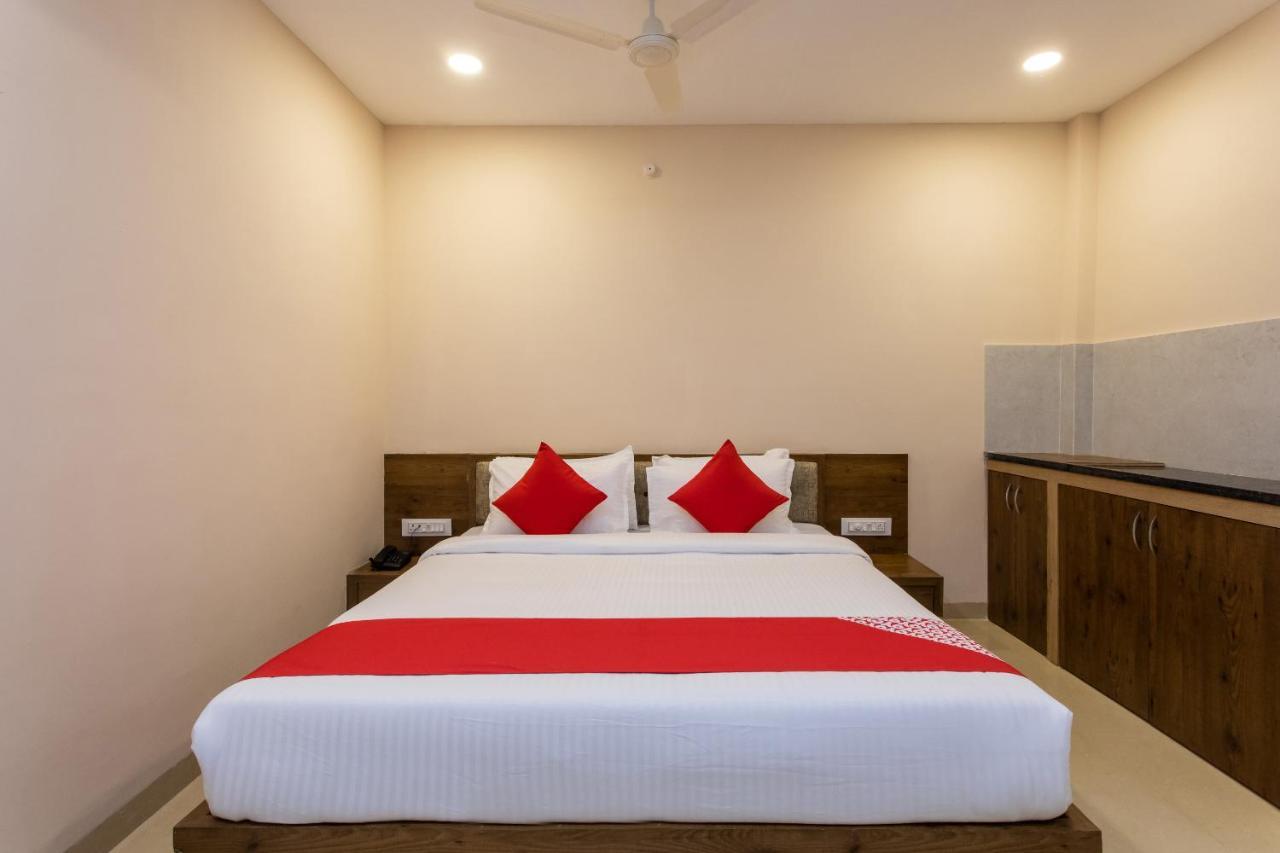 Oyo 77137 Hotle Castle 3*