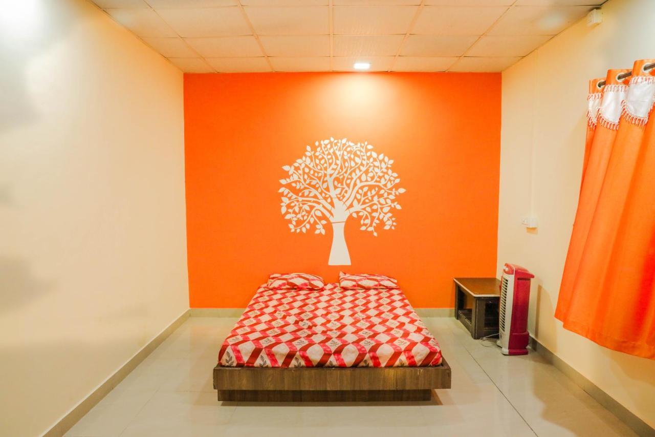 Kinjal Farmhouse By Friends Villa Bed & Breakfast