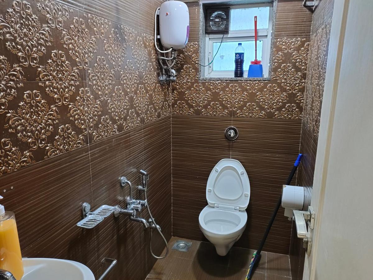 Osi Bandra West