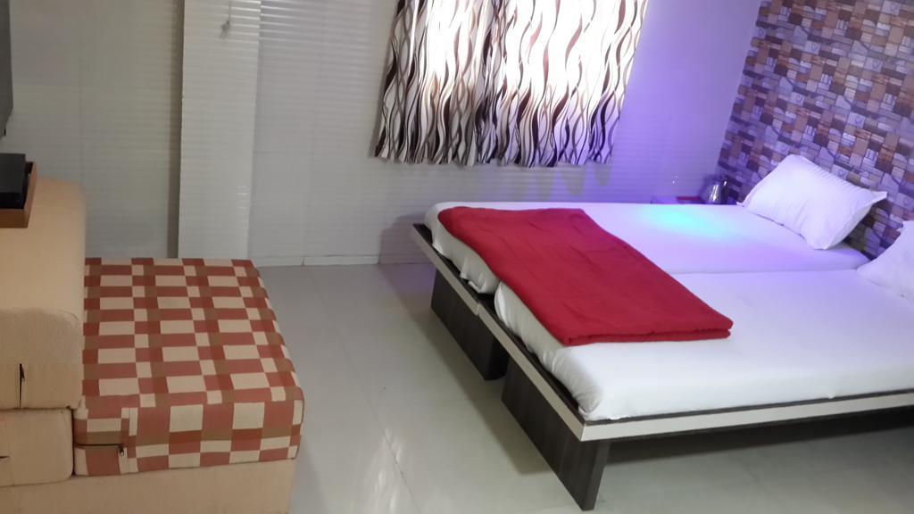 Lodge Blue Orchids Executive Mumbai