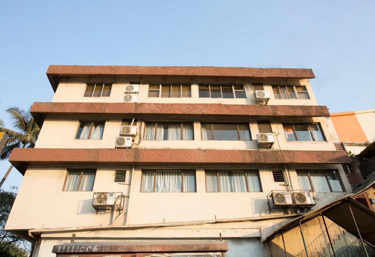 Oyo 23478 Kamran Residency