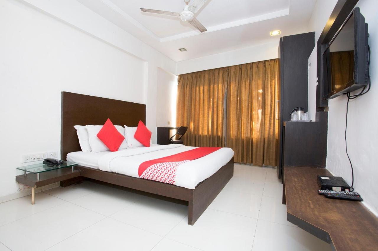 Oyo 23478 Kamran Residency Mumbai