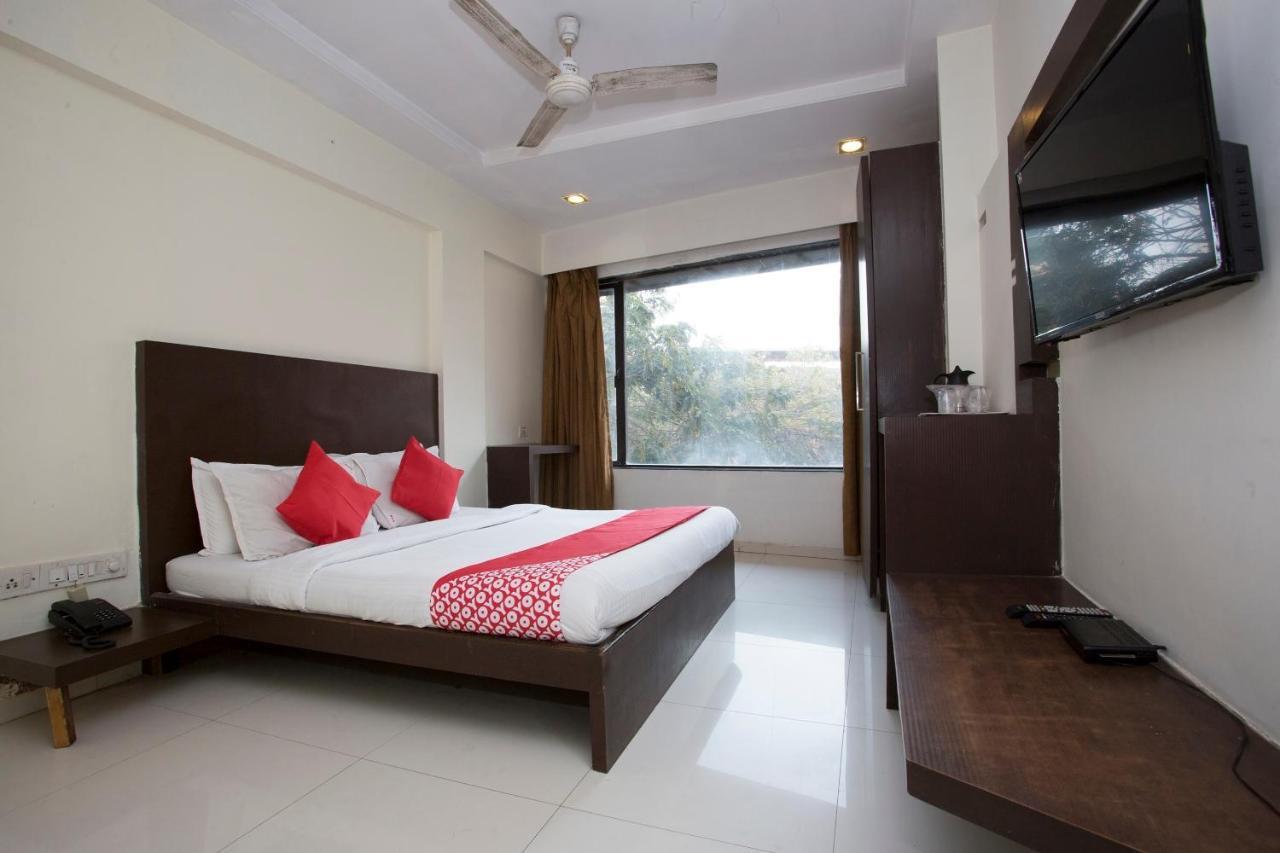 Oyo 23478 Kamran Residency Hotel