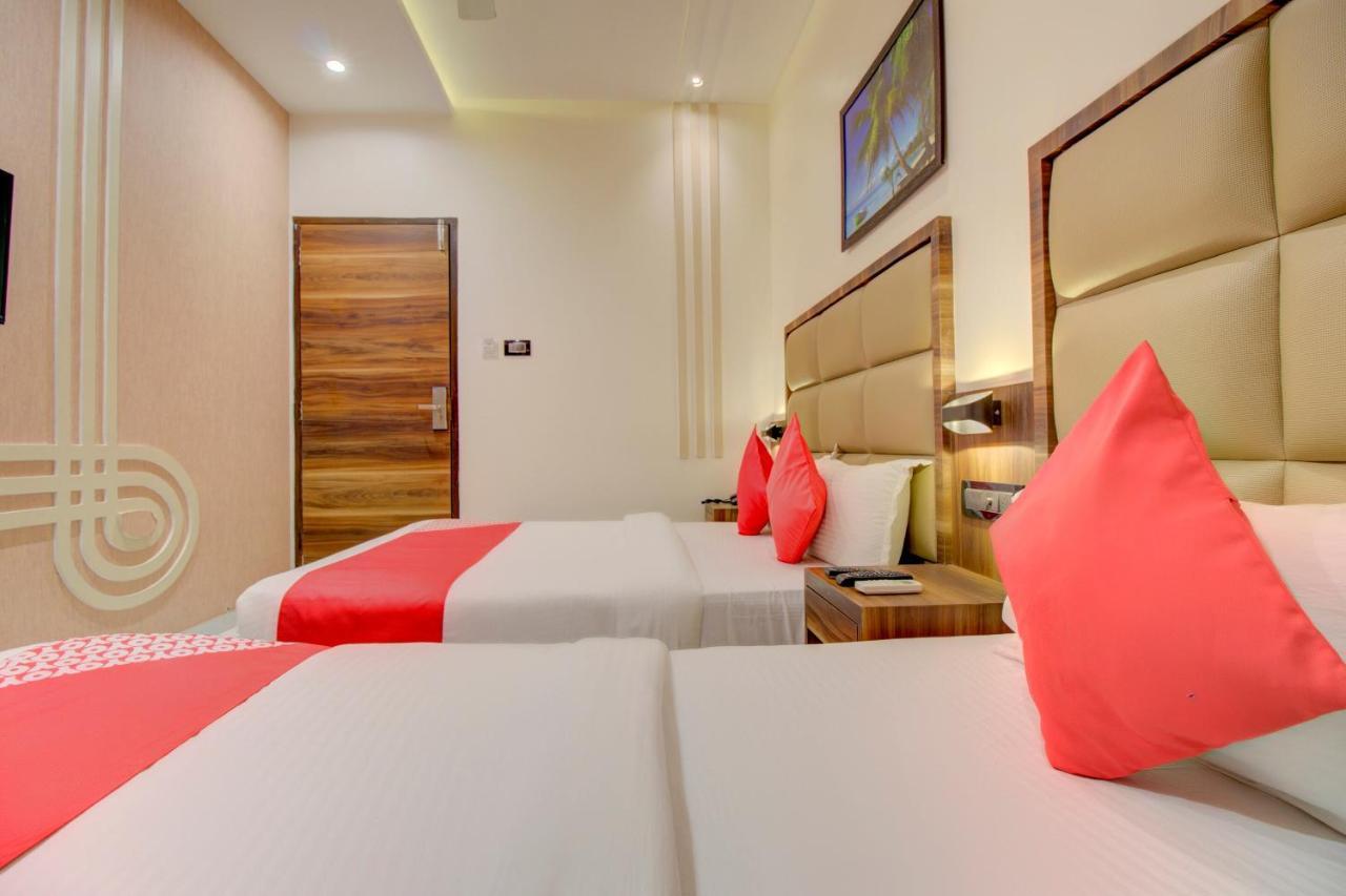 Oyo 76180 Meriton 3*