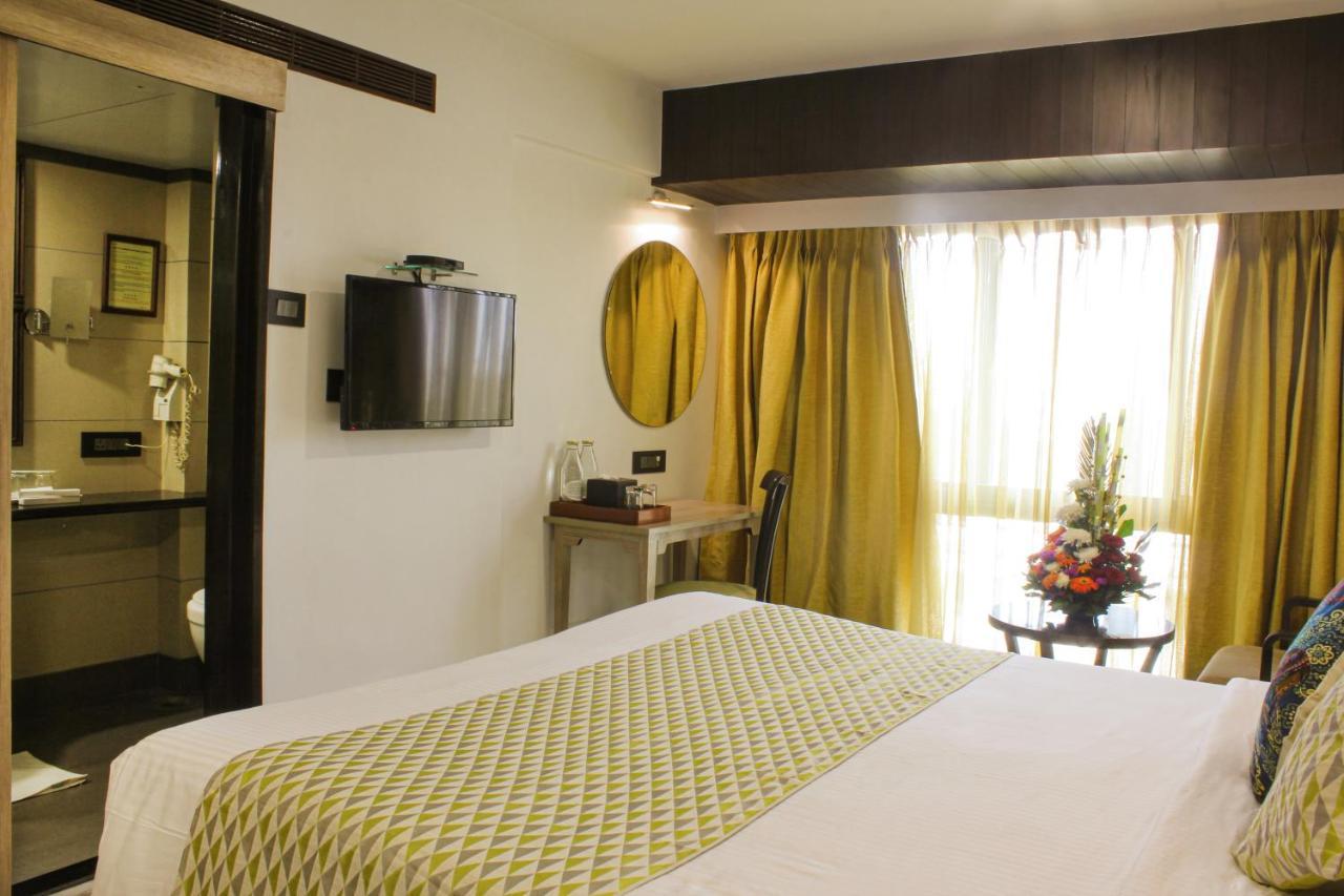 Regenta Place The Emerald Hotel 4*