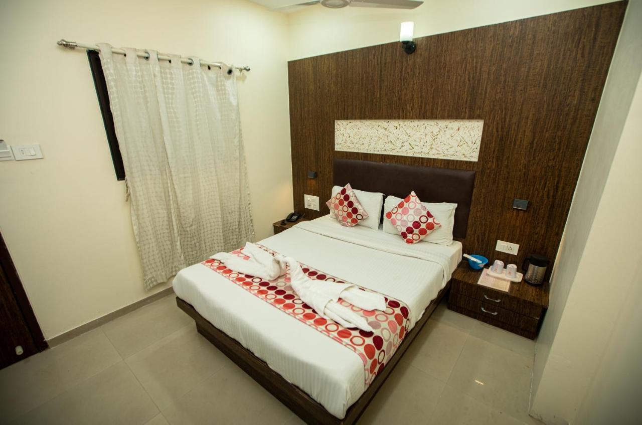 Hotel J D Residency 3*