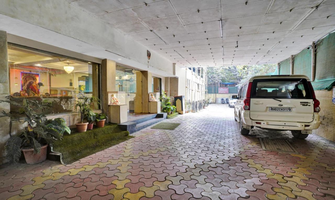 Treebo Trend Host Hotel 3*