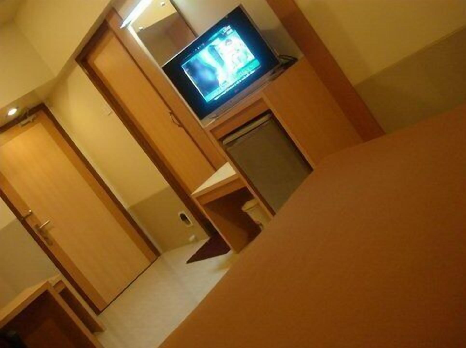 Hotel Treebo Trend Host Mumbai
