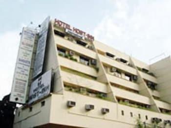 Treebo Trend Host Hotel